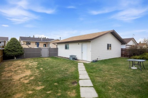 5626 57 Avenue, Olds, AB - Outdoor