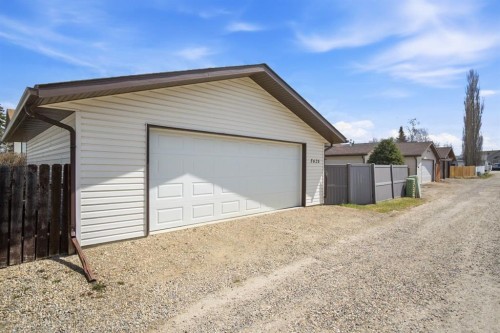 5626 57 Avenue, Olds, AB - Outdoor With Exterior