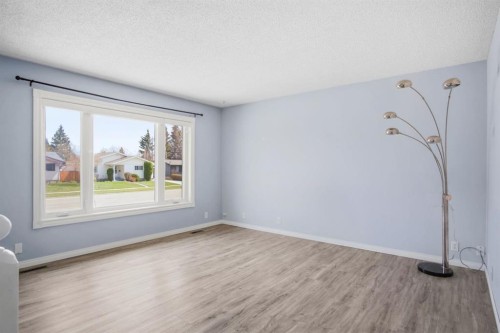 5626 57 Avenue, Olds, AB - Indoor Photo Showing Other Room