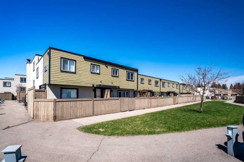 17-3809 45 Street Sw, Calgary, AB - Outdoor