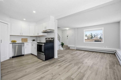 17-3809 45 Street Sw, Calgary, AB - Indoor Photo Showing Kitchen With Stainless Steel Kitchen