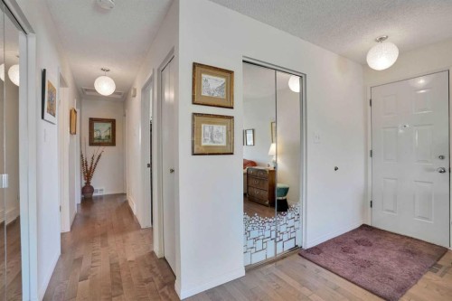 228 Dovercrest Place Se, Calgary, AB - Indoor Photo Showing Other Room