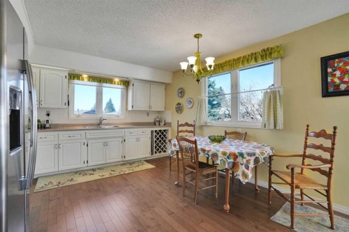 228 Dovercrest Place Se, Calgary, AB - Indoor