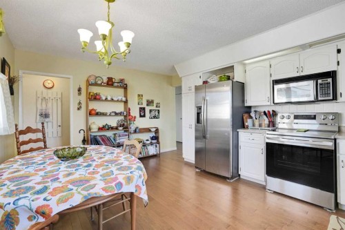 228 Dovercrest Place Se, Calgary, AB - Indoor