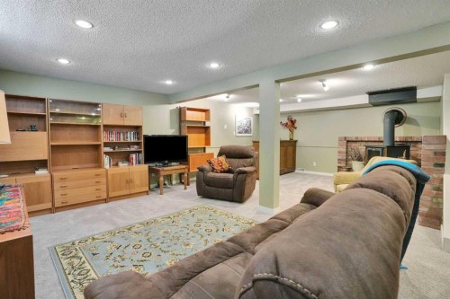 228 Dovercrest Place Se, Calgary, AB - Indoor