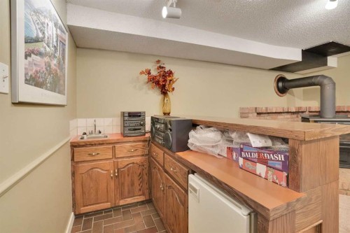 228 Dovercrest Place Se, Calgary, AB - Indoor Photo Showing Other Room