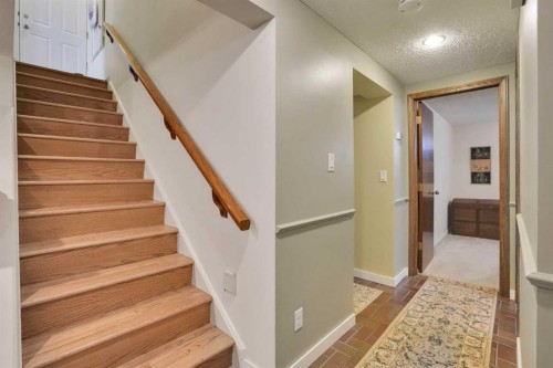 228 Dovercrest Place Se, Calgary, AB - Indoor Photo Showing Other Room