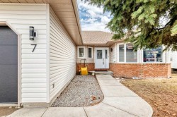 7 Sunset Crescent Okotoks, AB T1S 1M6