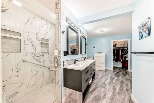 7 Sunset Crescent, Okotoks, AB - Indoor Photo Showing Bathroom