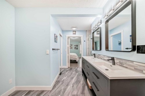 7 Sunset Crescent, Okotoks, AB - Indoor Photo Showing Bathroom