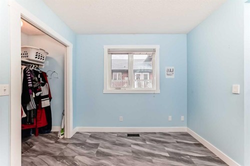 7 Sunset Crescent, Okotoks, AB - Indoor Photo Showing Other Room