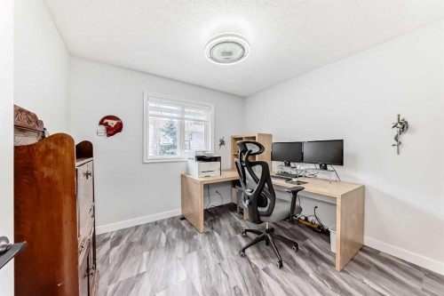 7 Sunset Crescent, Okotoks, AB - Indoor Photo Showing Office