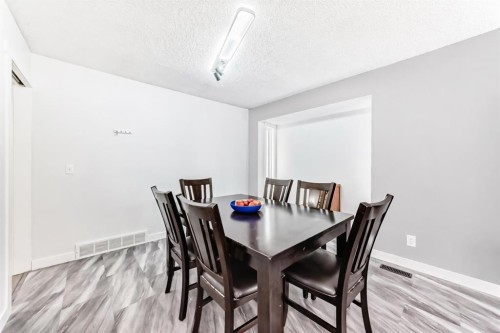 7 Sunset Crescent, Okotoks, AB - Indoor Photo Showing Dining Room