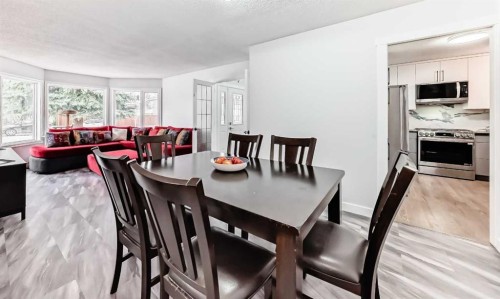 7 Sunset Crescent, Okotoks, AB - Indoor Photo Showing Dining Room