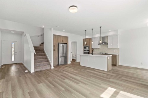 134-2231 81 Street Sw, Calgary, AB - Indoor Photo Showing Kitchen With Upgraded Kitchen
