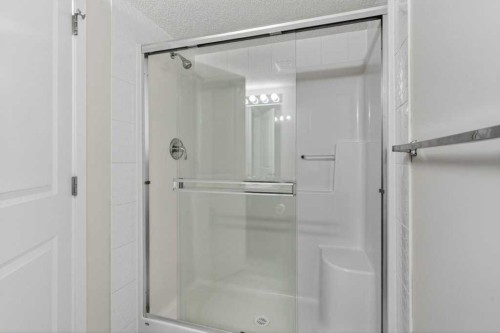 2209-81 Legacy Boulevard Se, Calgary, AB - Indoor Photo Showing Bathroom