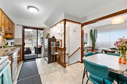 2915 13 Avenue Nw, Calgary, AB - Indoor