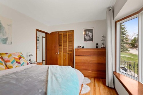 2915 13 Avenue Nw, Calgary, AB - Indoor Photo Showing Bedroom