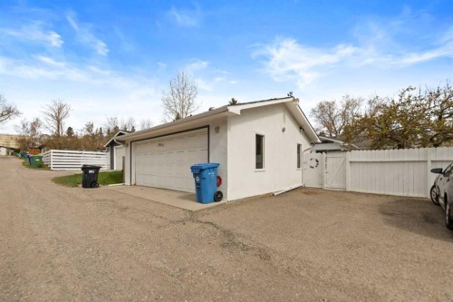 2915 13 Avenue Nw, Calgary, AB - Outdoor With Exterior