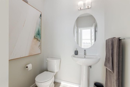 44 Tillotson Loop, Okotoks, AB - Indoor Photo Showing Bathroom