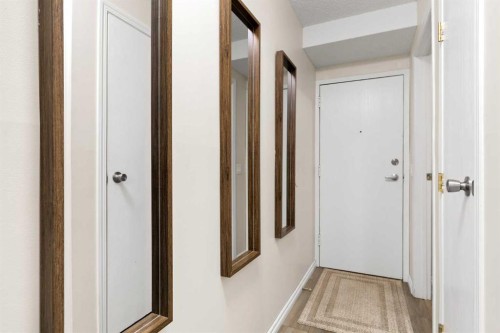215-101 Big Hill Way Se, Airdrie, AB - Indoor Photo Showing Other Room