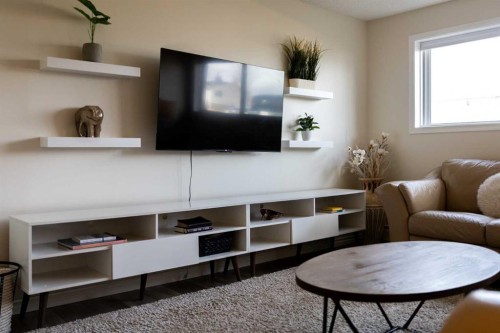 215-101 Big Hill Way Se, Airdrie, AB - Indoor