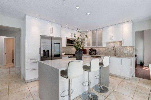 117 Straddock Terrace Sw, Calgary, AB 