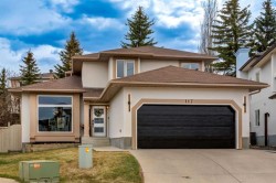 117 Straddock Terrace SW Calgary, AB T3H 2T4