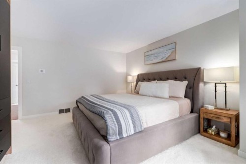117 Straddock Terrace Sw, Calgary, AB 