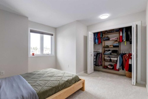 117 Straddock Terrace Sw, Calgary, AB 