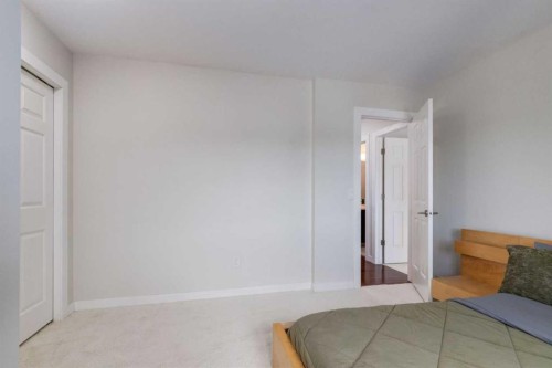 117 Straddock Terrace Sw, Calgary, AB 