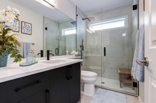 117 Straddock Terrace Sw, Calgary, AB 