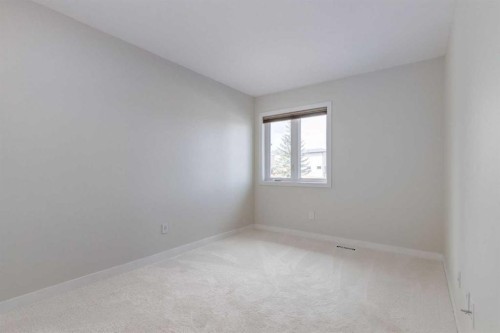 117 Straddock Terrace Sw, Calgary, AB 