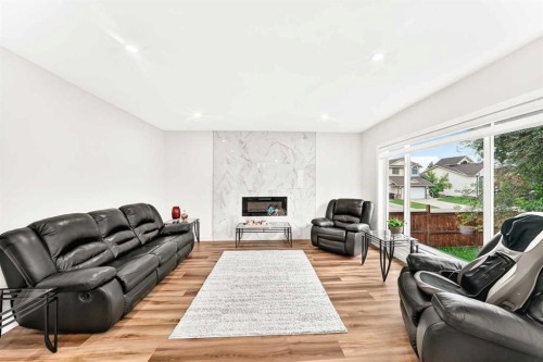 112 Christie Park Manor Sw, Calgary, AB 