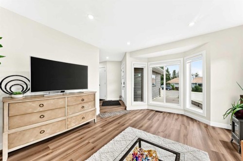 112 Christie Park Manor Sw, Calgary, AB 