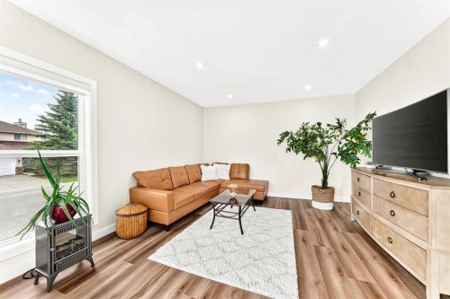112 Christie Park Manor Sw, Calgary, AB 