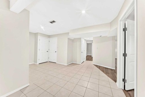 112 Christie Park Manor Sw, Calgary, AB 