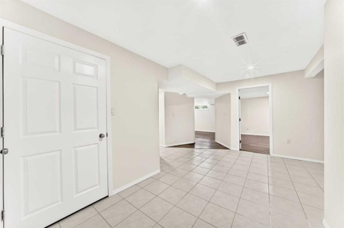 112 Christie Park Manor Sw, Calgary, AB 