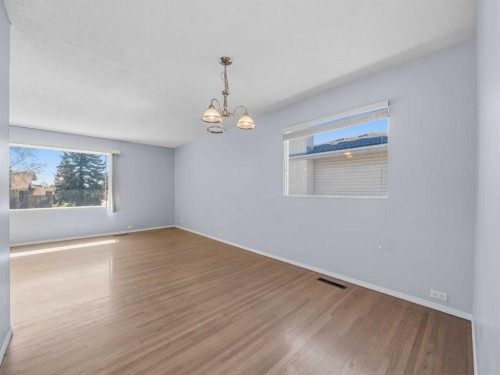 5123 Bulyea Road Nw, Calgary, AB - Indoor Photo Showing Other Room