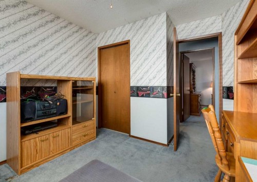 223 Cedarwood Road Sw, Calgary, AB - Indoor Photo Showing Other Room