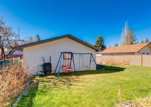 223 Cedarwood Road Sw, Calgary, AB - Outdoor