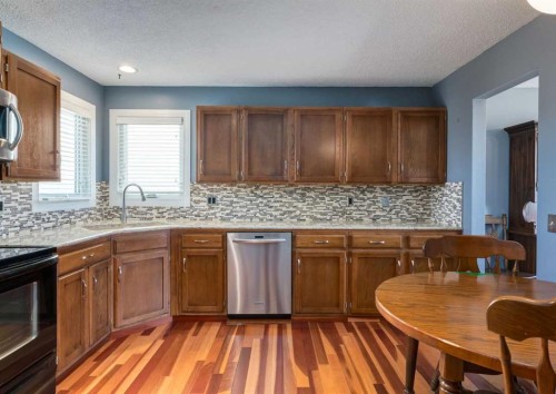 223 Cedarwood Road Sw, Calgary, AB - Indoor Photo Showing Other Room