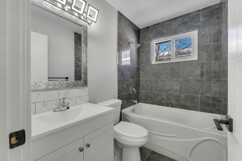 853 Northmount Drive Nw, Calgary, AB - Indoor Photo Showing Bathroom