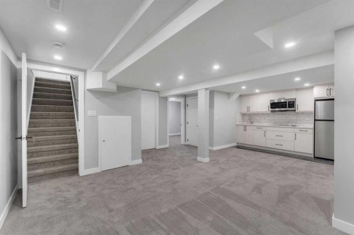 853 Northmount Drive Nw, Calgary, AB - Indoor