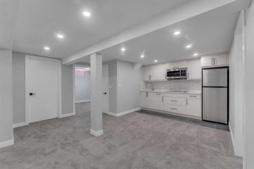 853 Northmount Drive Nw, Calgary, AB - Indoor