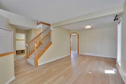 6 Somerset Close Sw, Calgary, AB - Indoor Photo Showing Other Room