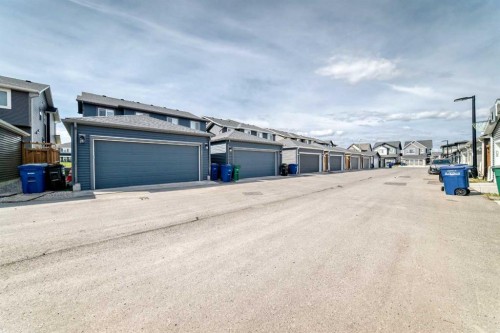 29 Midgrove Lane Sw, Airdrie, AB - Outdoor