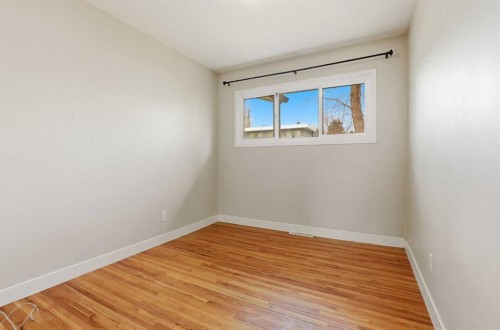 140 Fyffe Road Se, Calgary, AB - Indoor Photo Showing Other Room