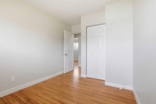 140 Fyffe Road Se, Calgary, AB - Indoor Photo Showing Other Room