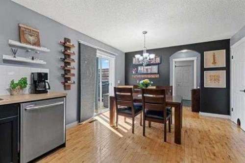 529 Railway Avenue, Langdon, AB - Indoor Photo Showing Dining Room